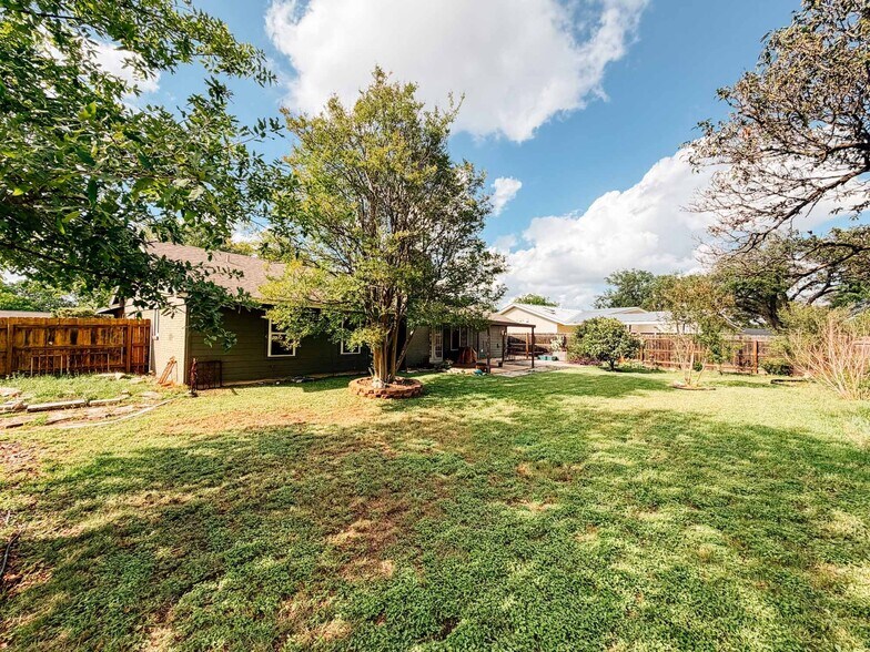 Building Photo - 5807 Burnhill Dr