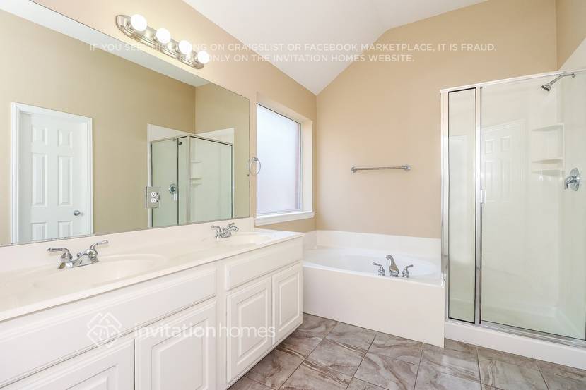 Building Photo - 12301 Macaroon Ln