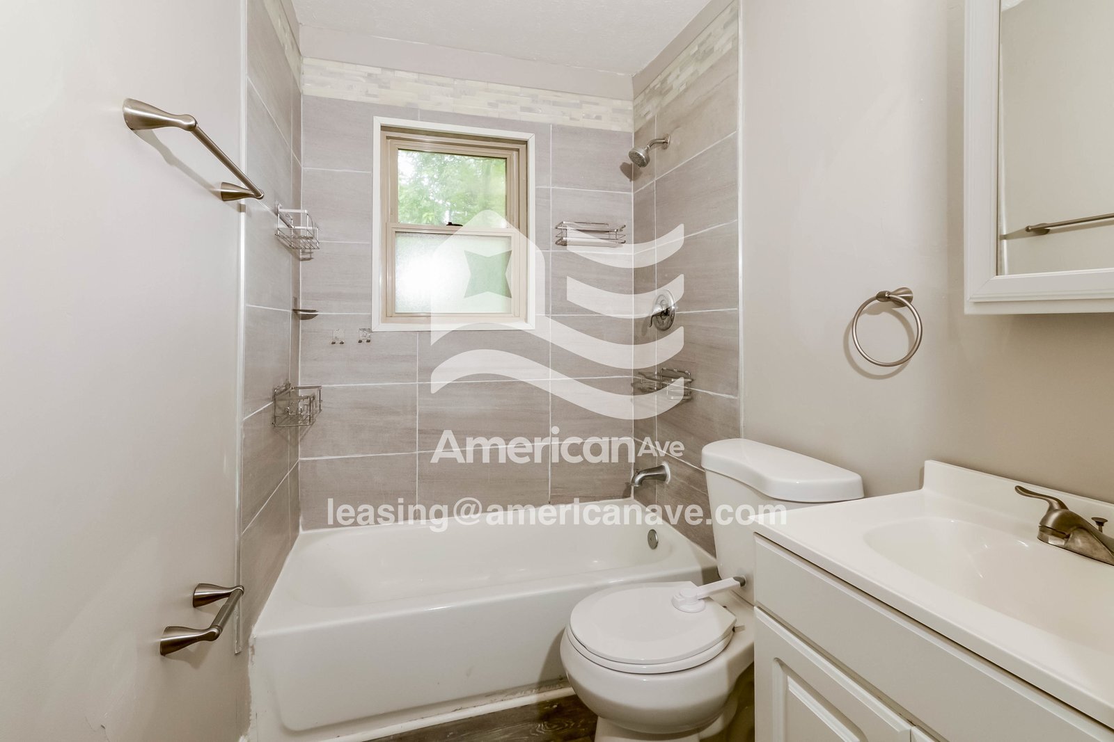 Building Photo - 1533 S 32nd St