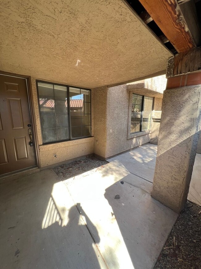 Building Photo - 2 bedroom condo in papago park village