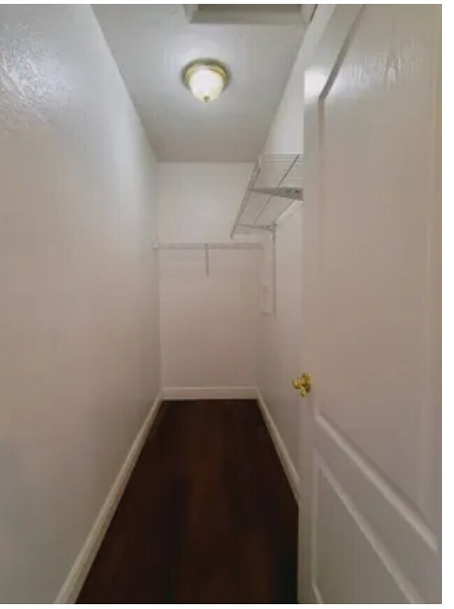 Building Photo - 807 Ware Ave NE