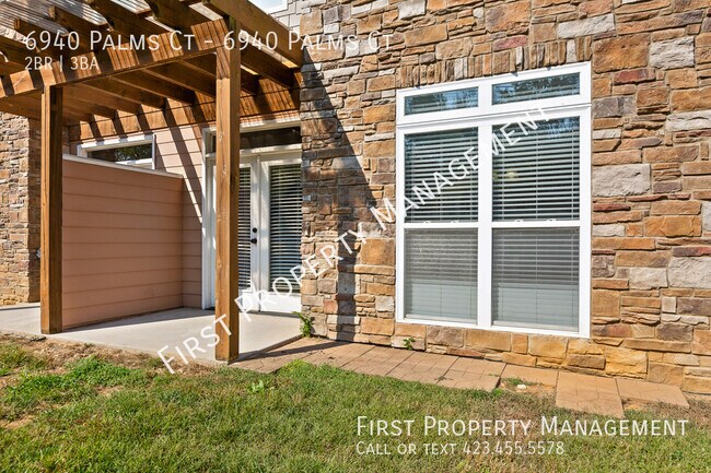 Building Photo - 6940 Palms Ct