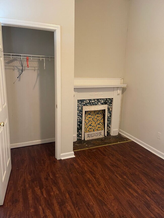 Building Photo - 374 Park Ave