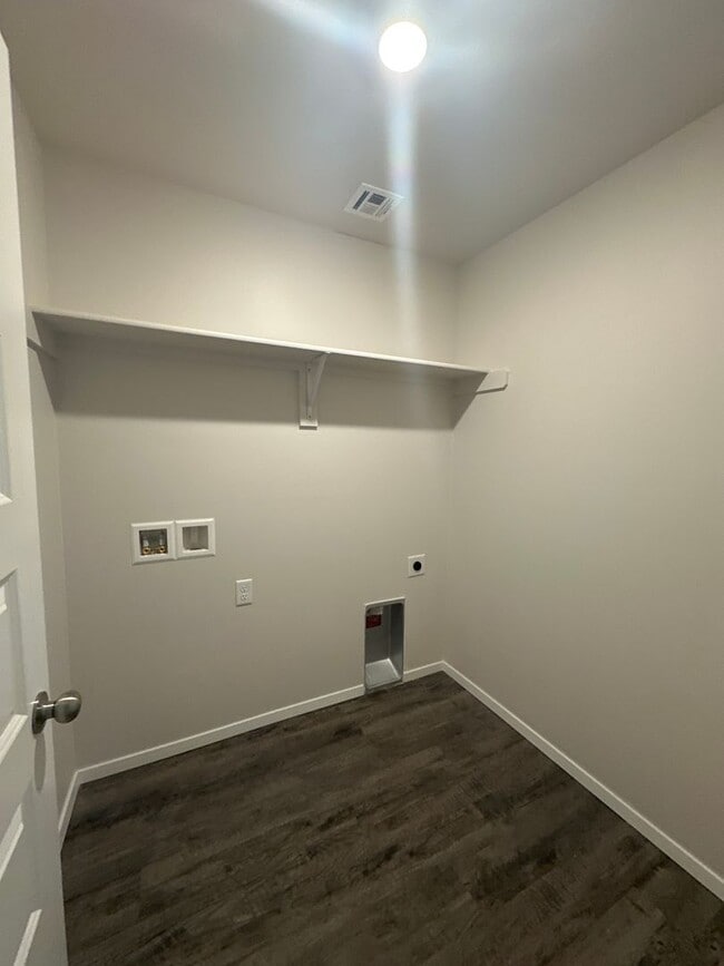 Building Photo - Now Pre-Leasing: Modern 3-Bedroom, 2-Bath Home in Broken Arrow — Available July 14th
