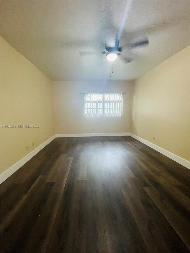 Building Photo - 16924 SW 112th Ct