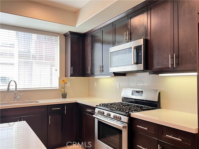 Building Photo - 713 S Azusa Ave