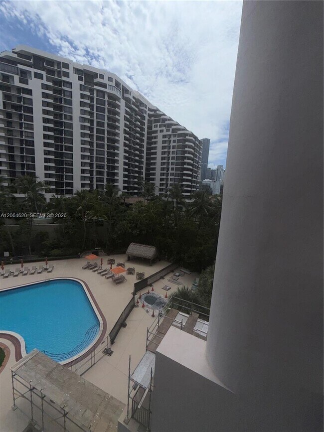 Building Photo - 540 Brickell Key Dr