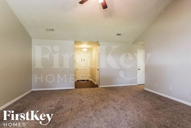 Building Photo - 16710 Lonesome Quail Dr