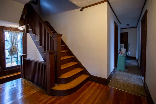 Building Photo - 2 Bryant St