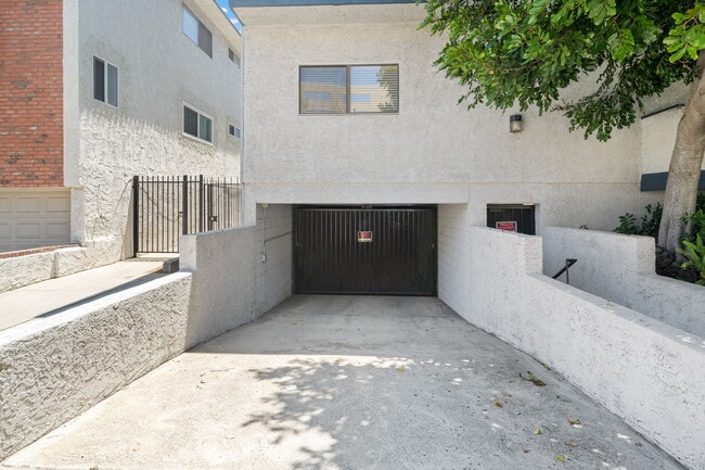 Building Photo - 12726 Mitchell Ave