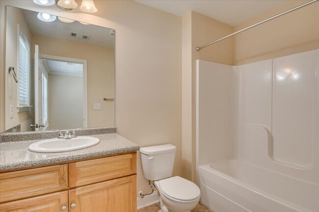 Building Photo - 150 Village Run