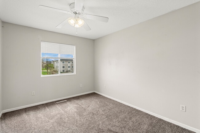 Building Photo - 3905 Marigold Dr