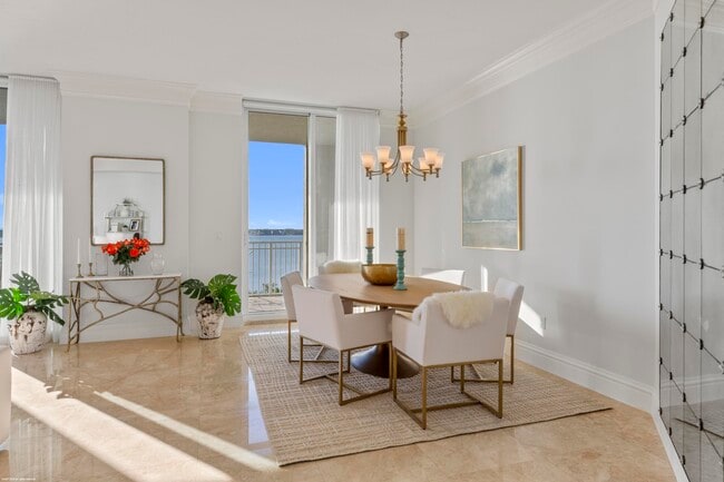 Building Photo - 5310 N Ocean Dr