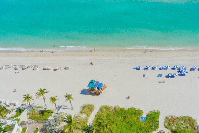 Building Photo - 18911 Collins Ave