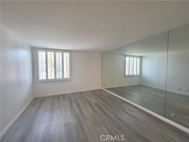 Building Photo - 5301 Balboa Blvd