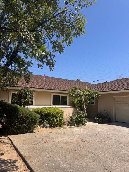 Building Photo - 9244 Crebs Ave