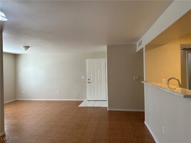 Building Photo - 555 E Silverado Ranch Blvd