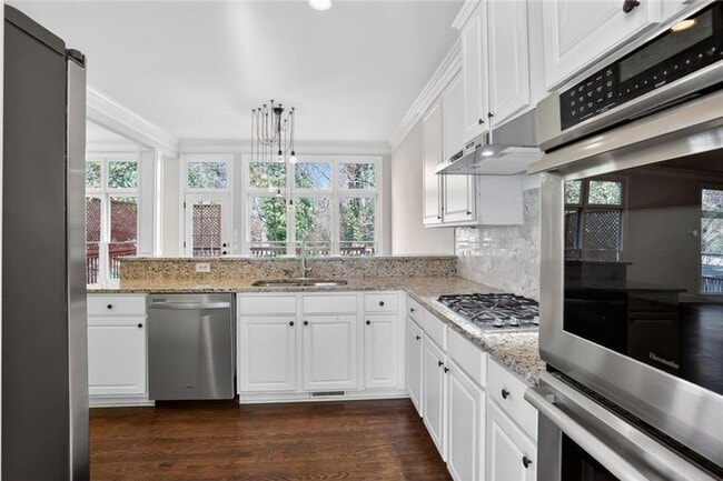 Building Photo - 1128 Ashton Bluff Dr NE