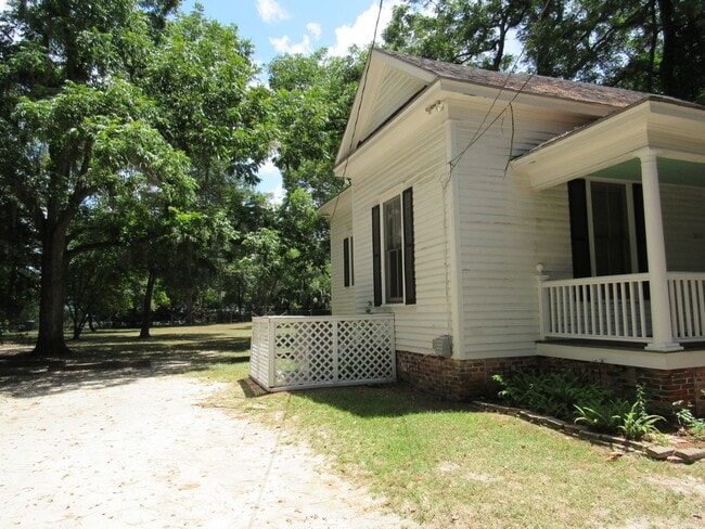 Building Photo - Close to VSU