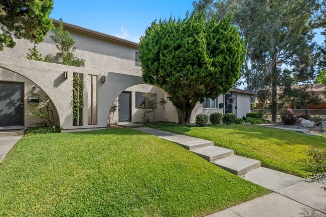 Building Photo - Beautiful UTC Townhome with Private Patio, Garage Parking, and Pool Access!