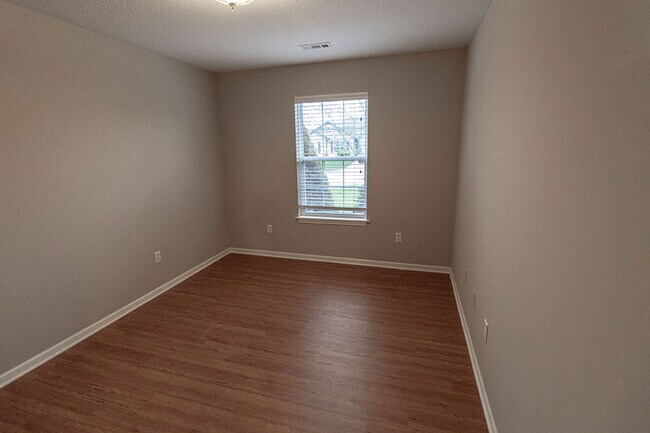Building Photo - 4700 Fenimore Dr