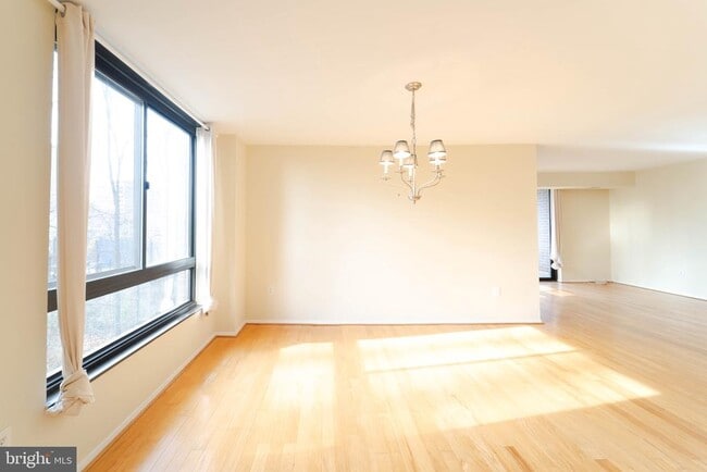 Building Photo - 1808 Old Meadow Rd