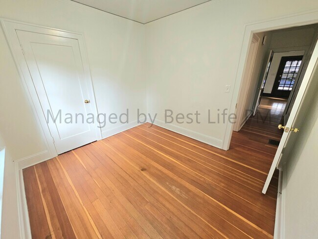 Building Photo - 223 NE 62nd Ave