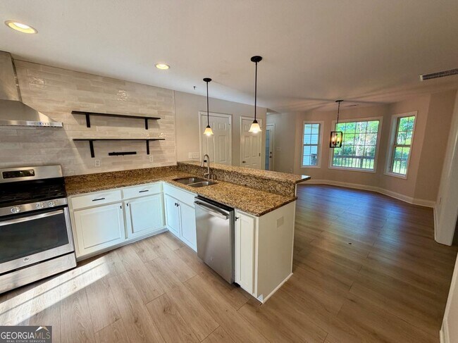 Building Photo - 344 McKibben Dr