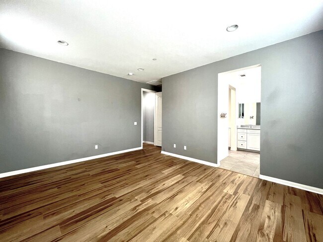 Building Photo - Modern Eastvale Home | 3 Bed | 2.5 Bath | 2-Car Garage | Pool & Gym | Solar Panels
