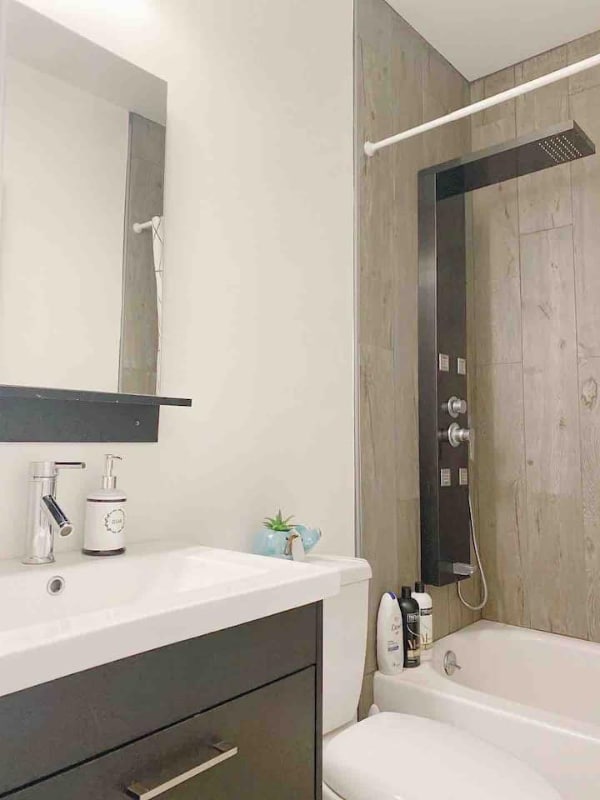 Building Photo - 2402 Spruce St