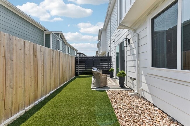 Building Photo - 9304 Felix Sparke Dr