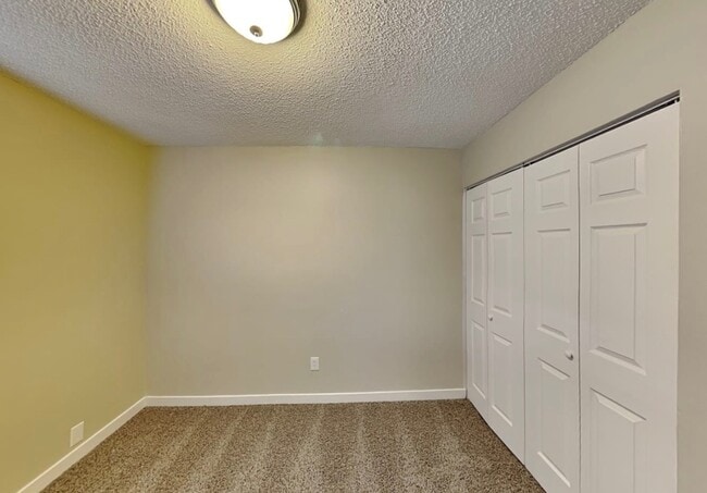 Building Photo - 3572 E 122nd Ave