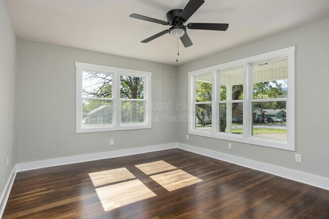 Building Photo - 1201 E 32nd St