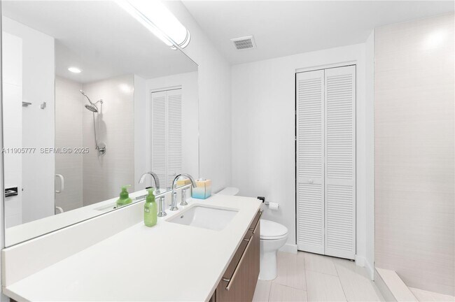 Building Photo - 7751 NW 107th Ave