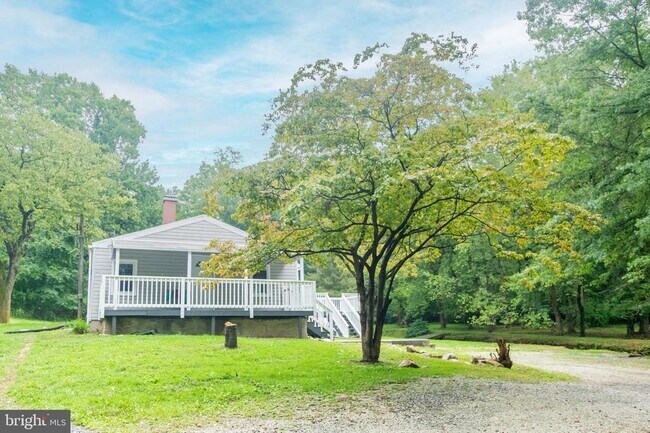 Building Photo - 1425 Manor Rd