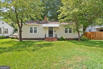 Building Photo - 419 Chamlee Dr
