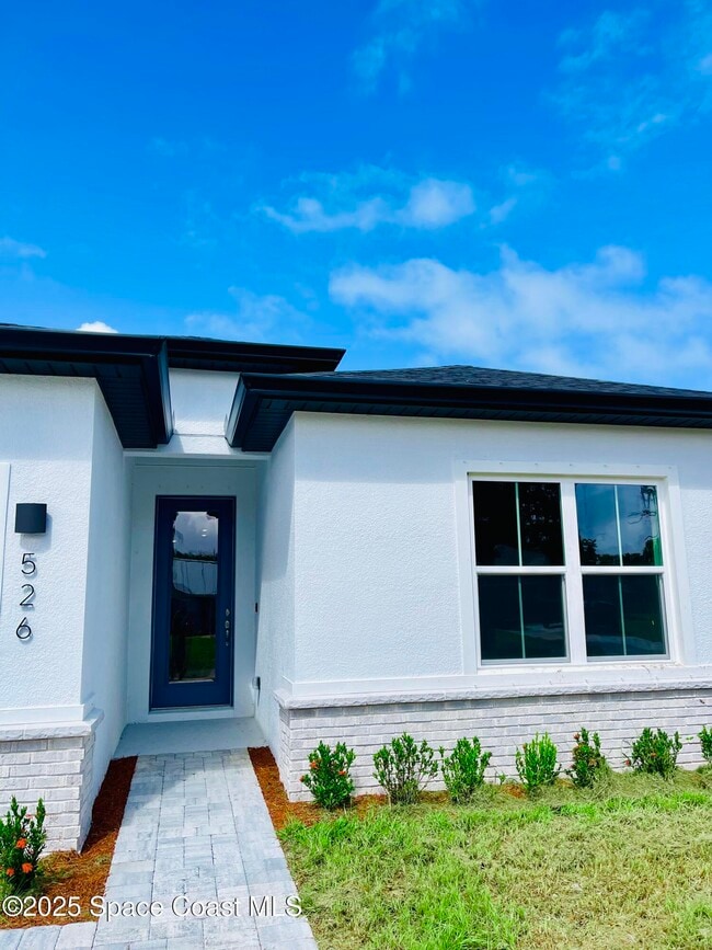 Building Photo - 526 Frink Ave