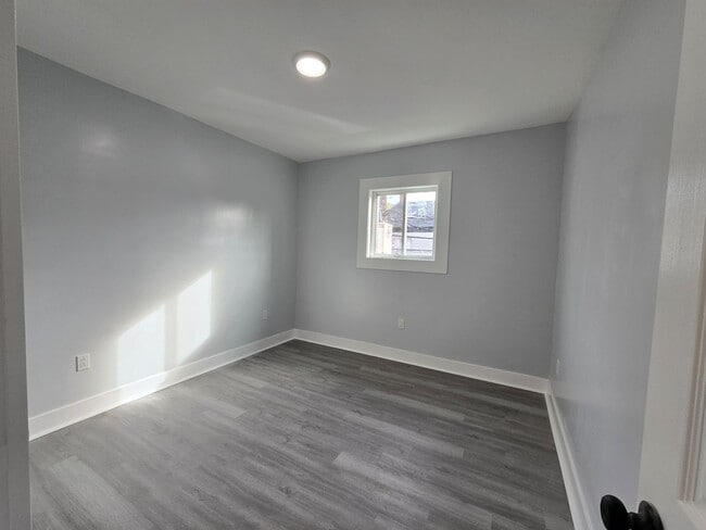 Building Photo - fif215