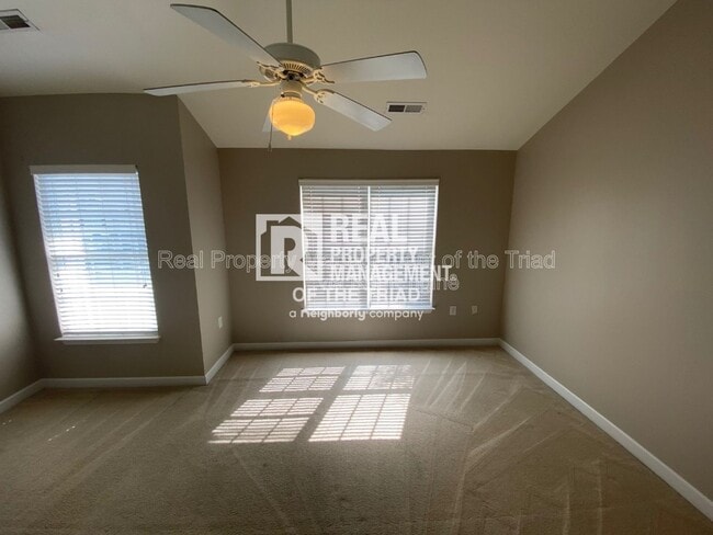 Building Photo - 101 Humberside Dr