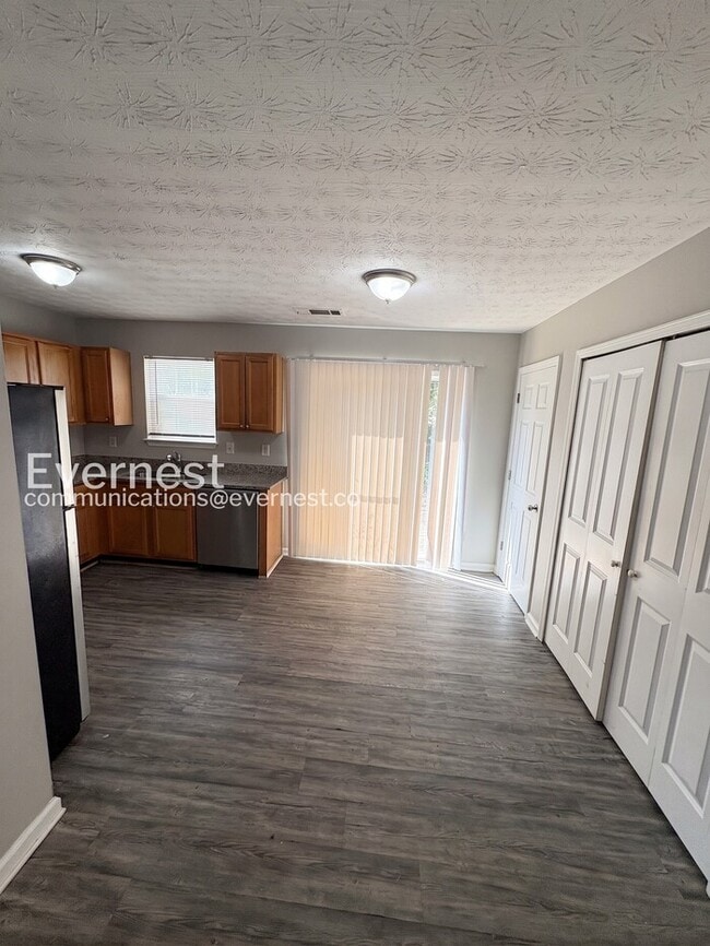 Building Photo - Charming 4-Bedroom Home with Modern Comforts / Pet-Friendly / Vouchers Accepted / Available Now!