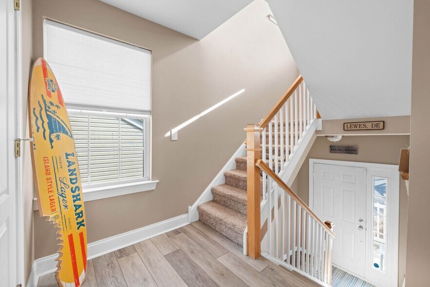 Building Photo - 17293 Queen Anne Way