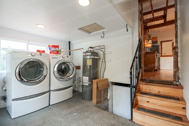 Building Photo - 5527 SE 71st Ave