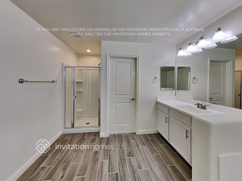 Building Photo - 242 N 69th Pl