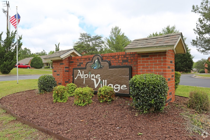 Alpine Village Apartments 3410 Chisholm Rd Florence AL 35630