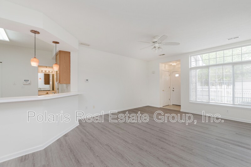 Building Photo - 8422 Enclave Blvd