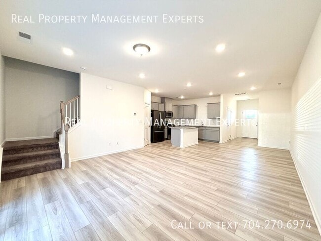 Building Photo - 6017 Rizer Dr