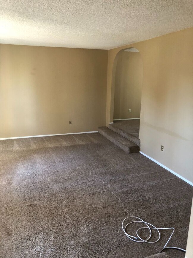 Building Photo - Spacious 4-Bedroom Home in Prime Corvallis Location!