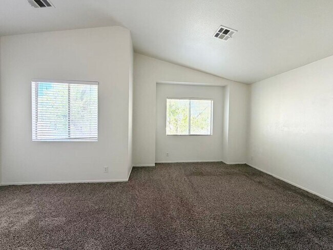 Building Photo - 8256 10 Gallon Ct