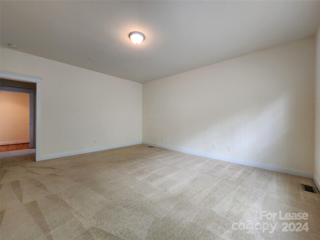 Building Photo - 2701 White Pines Court