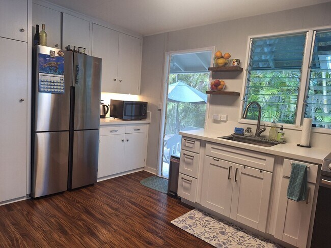 Building Photo - 630 Auwai St